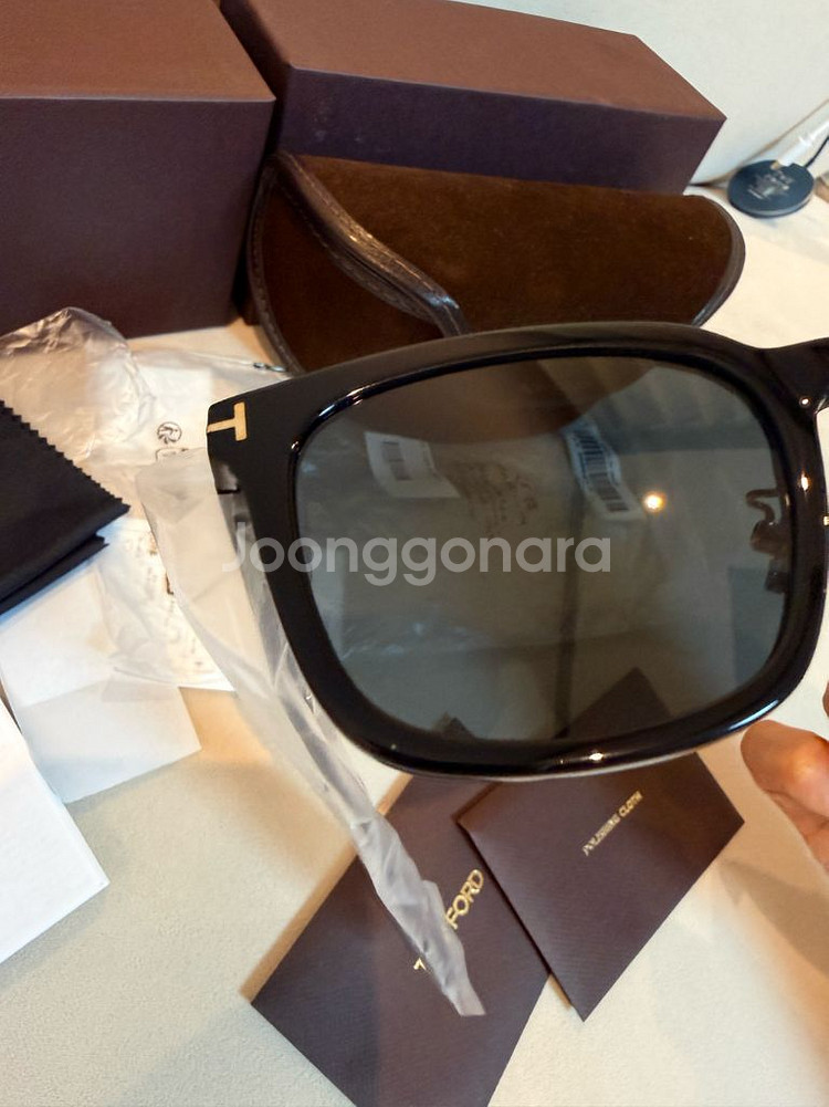 톰포드 tf1245K-01A 블랙 선글라스 풀세트입니다--3