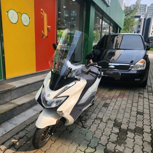 버그만 스트리트 125 화이트 신차급 스쿠터