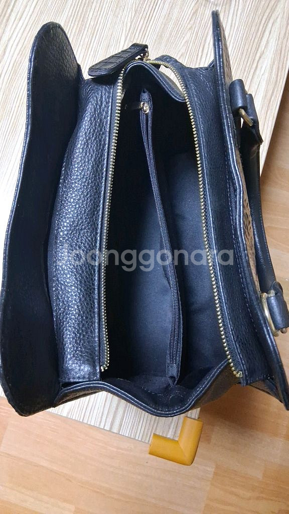 크로코다일 패턴 레더 핸드백--1