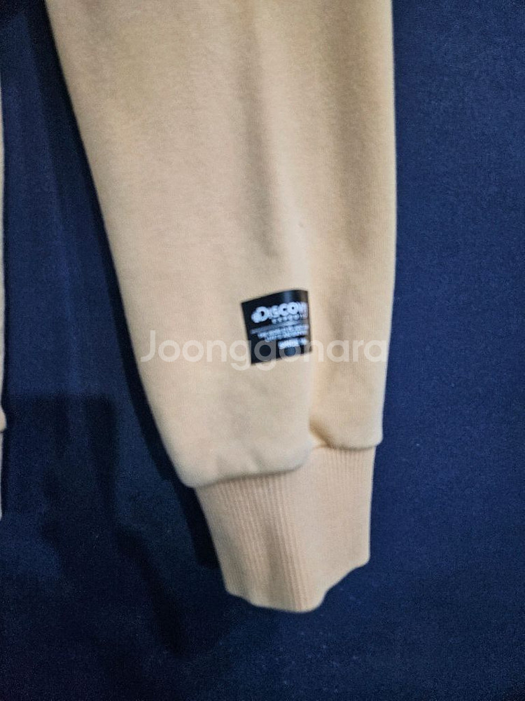 디스커버리 빅로고 베이지컬러 남성 105 맨투맨--4