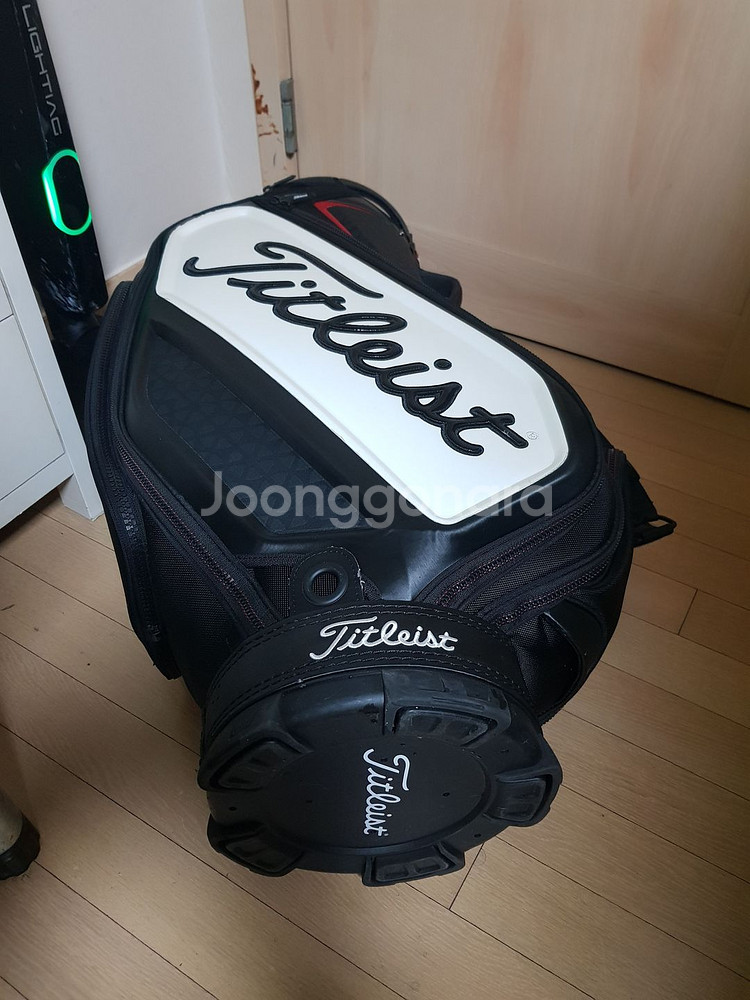 정품 타이틀리스트 Tour Staff Bag 깨끗한거 판매해요.--6