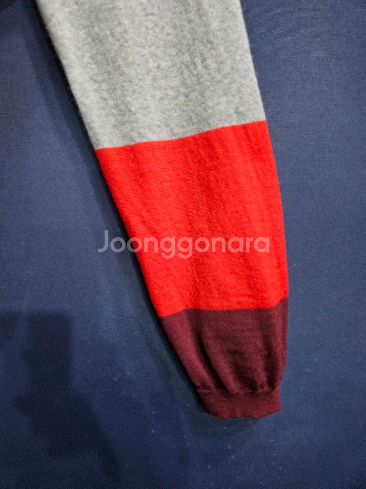 타임옴므 배색컬러 남성 100 브이넥 니트--4