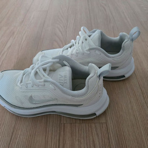 나이키 에어맥스 230