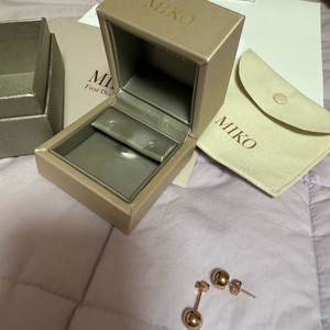 18k 골드 귀걸이 미꼬 메리골드