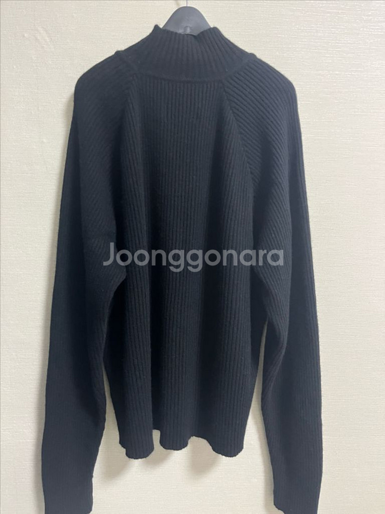 오프닝프로젝트 블랙 로고 스웨터 니트--2