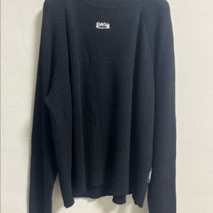 오프닝프로젝트 블랙 로고 스웨터 니트