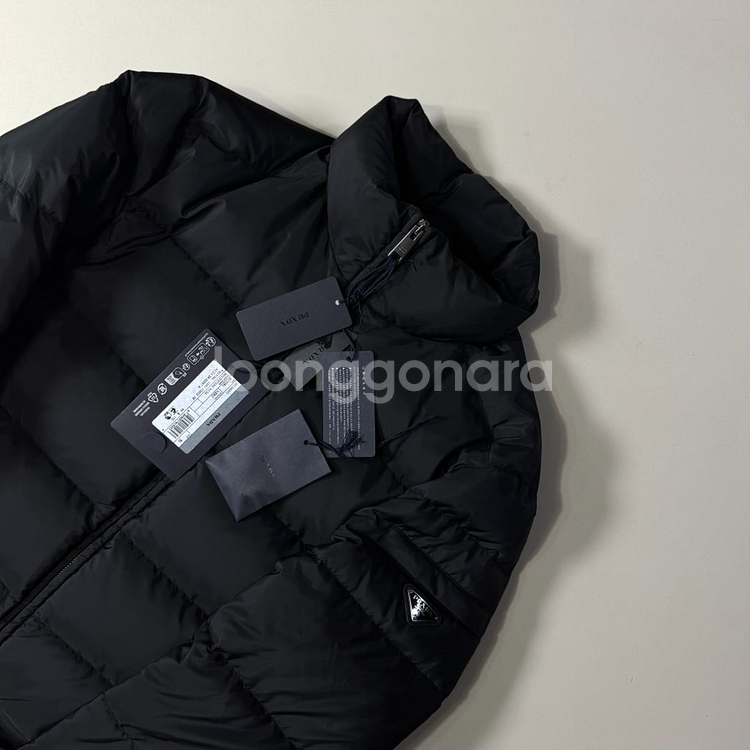 [새상품/50]프라다 삼각로고 패딩--0