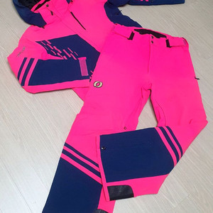 예쁜 온요네 데모 스키복