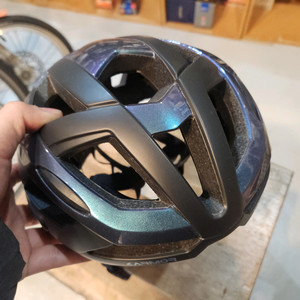 자전거 헬멧 카머 피엔자 M 신품 오로라컬러
