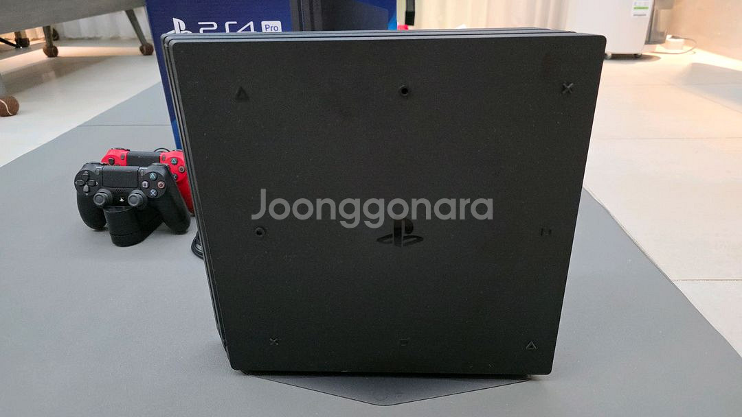 상태최상 플스4 프로 1TB 블랙(7218B) 풀박 팝니다.--2