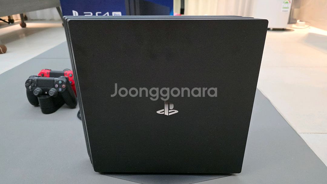 상태최상 플스4 프로 1TB 블랙(7218B) 풀박 팝니다.--1