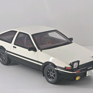 1:18 오또모빌 토요타 AE86