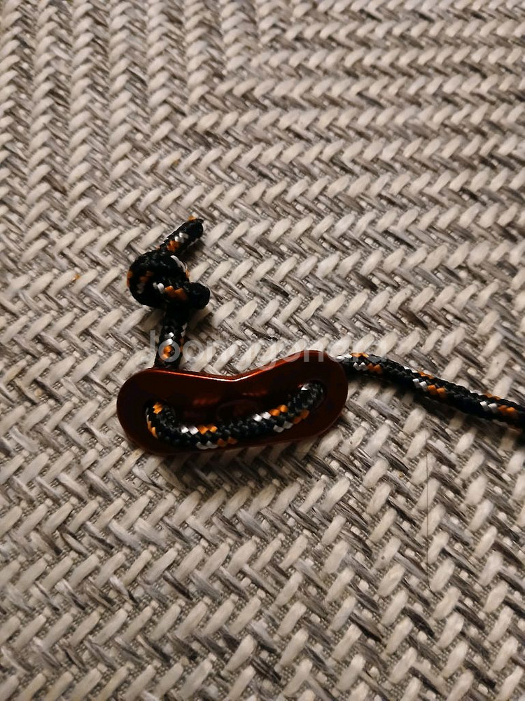 알루미늄 땅콩 스토퍼 캠핑 로프 3m 10개 캠핑용 망치 팝니다--2