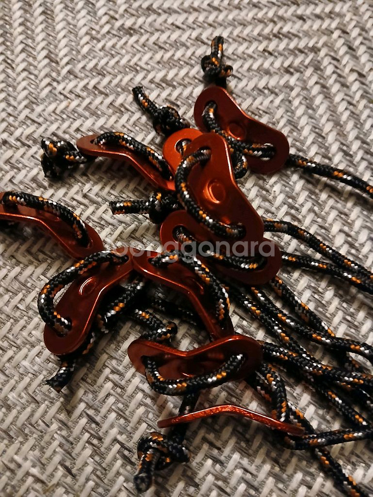 알루미늄 땅콩 스토퍼 캠핑 로프 3m 10개 캠핑용 망치 팝니다--1