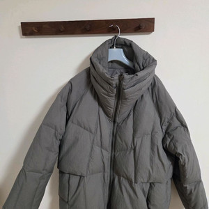 정품 시스템옴므 하이넥 구스다운 패딩점퍼 105사이즈 팝니다