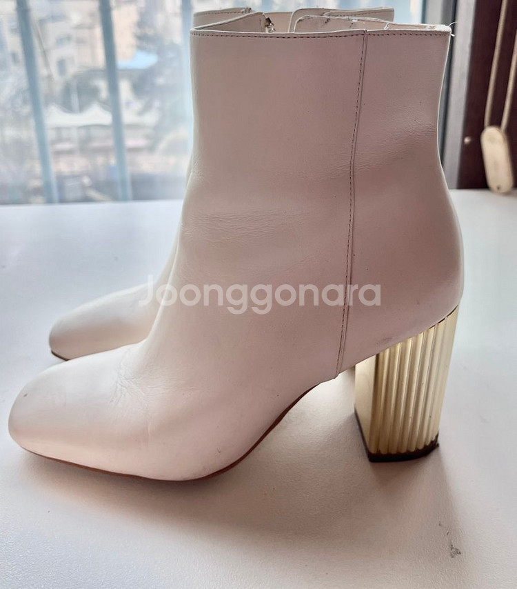 마이클코어스 앵클부츠 판매합니다!--2