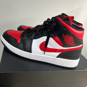 나이키 에어조던1 미드 파이어 레드