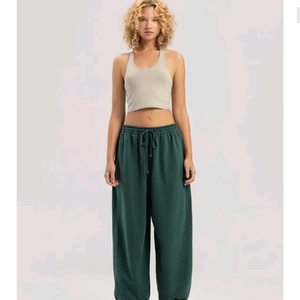 부디무드라 탑 , 팬츠