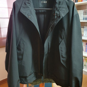 [새상품] 타임옴므 22SS 멀티포켓점퍼 쉘파카 블랙 100 사이즈 팝니다.