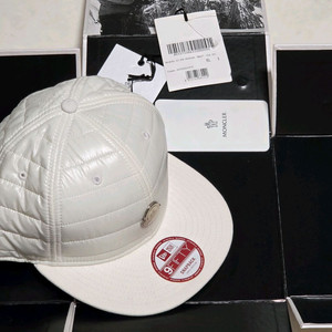 정품 몽클레어 뉴에라 콜라보 스냅백 몽클레르 모자