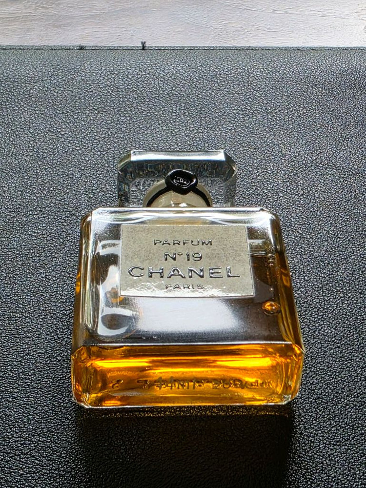택포)14ml미개봉 빈티지 샤넬 N.19 퍼퓸원액 향수 14ml 이미지