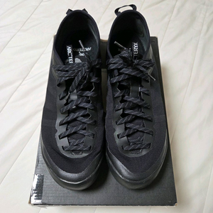 아크테릭스 컨실 lt 255 경량 어프로치화 / 트레킹