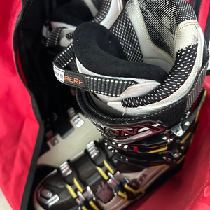 살로몬 스키부츠 260사이즈 팝니다.