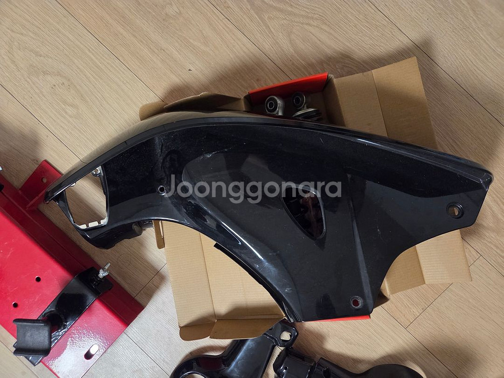 슈퍼커브 110 19년식 부품 카울 짐대 쇼바 판매합니다--0