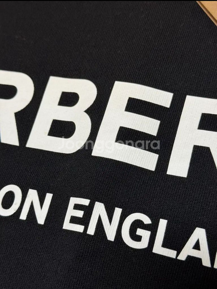 버버리 로고 맨투맨--3