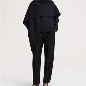 토템 맥시 울 트라이앵글 스카프 숄