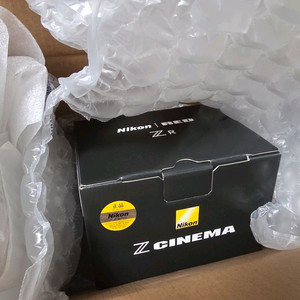 니콘 ZR