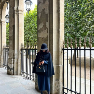 코스모폴리탄줄라이 캐시미어 케이프코트50착불