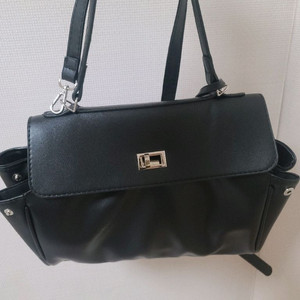 블랙 가죽 크로스백