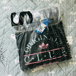 (새상품) adidas 아디다스 한정판 블랙 자수 맨투맨 스웻셔츠 L 사이즈 100 105