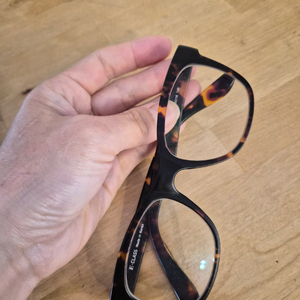 테트로넘 안경테