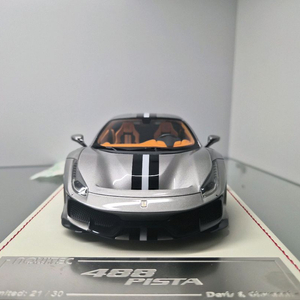 1:18 d&g 페라리 488피스타 팝니다.