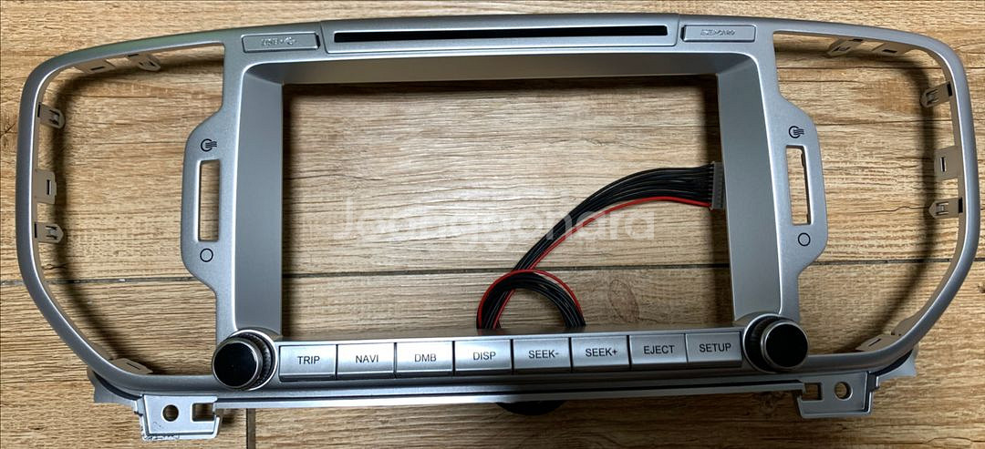 스포티지(2016) 오디오일체형 내비마감재--1