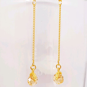 크리스탈 롱체인 침형 귀걸이