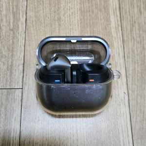 삼성 갤럭시 버즈3 왼쪽 + 충전케이스 + 보호케이스 + 박스