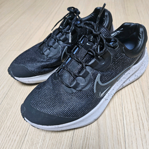 나이키 에어 줌 윈플로 8쉴드 290