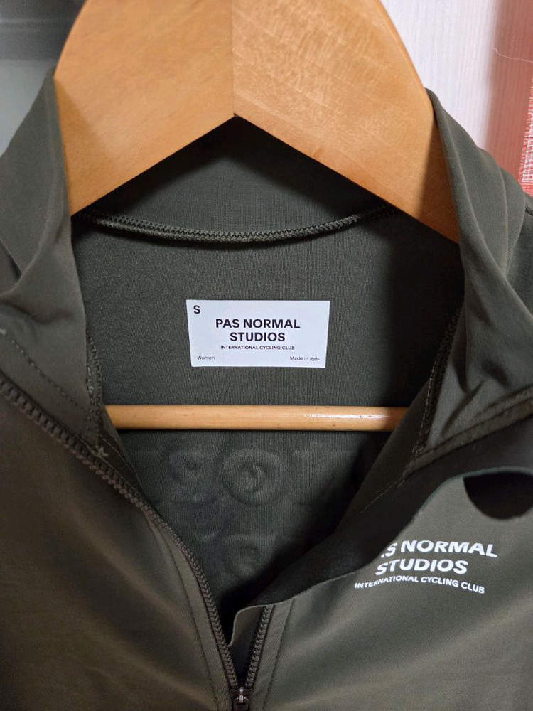 파스노말 스튜디오 여성기모져지 S 이미지