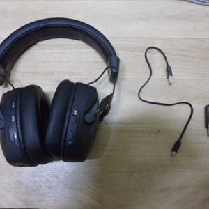 무선 노이즈캔슬링 헤드폰 양현국 010-2282-9572 플스5 호환됩니다.