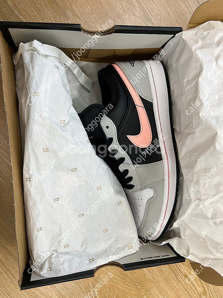 나이키 조던1 로우 그레이 포그 블랙 블리치드 코랄 나코텝 270사이즈 풀박스--5