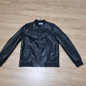 스톤아일랜드 레자 자켓 리바이스 청바지