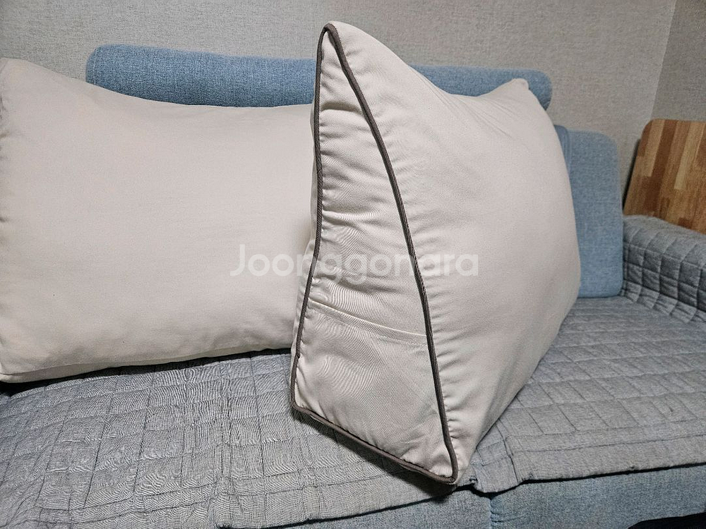 룸앤홈 삼각쿠션--1