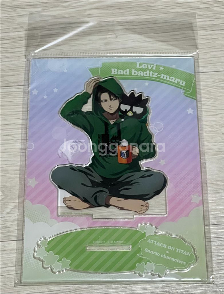 진격의 거인 리바이 산리오 캐릭터즈4 아크릴 스탠드 배드바츠마루 미개봉--0
