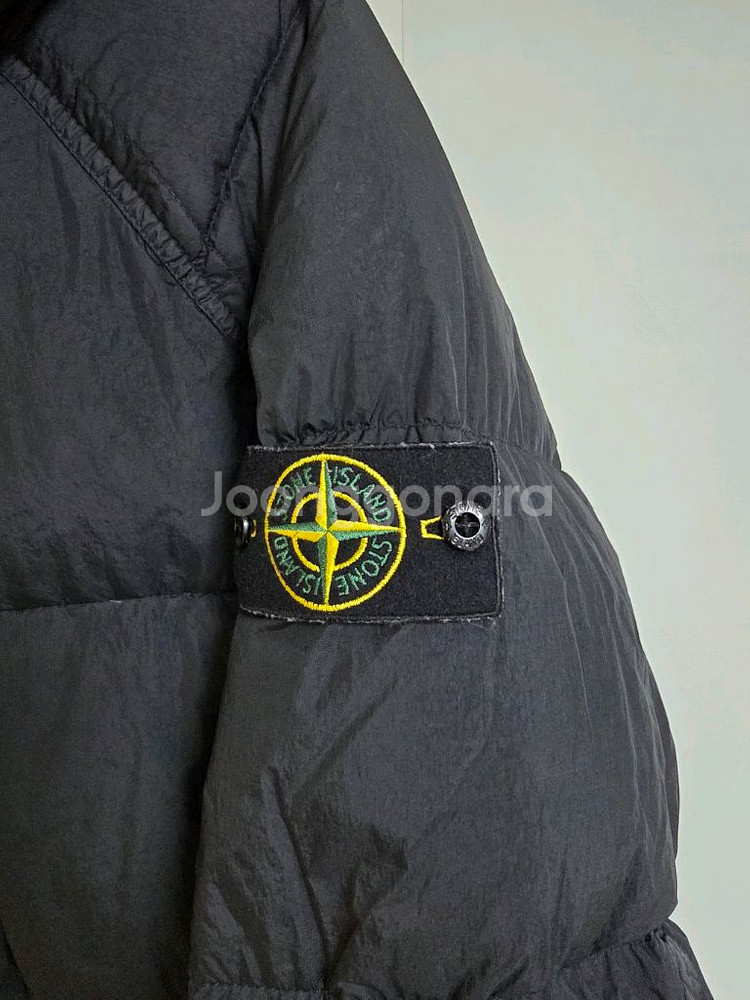 스톤아일랜드 크링클랩스 패딩--1