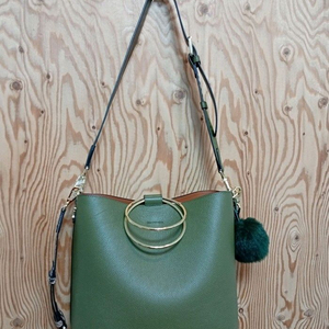 델라스텔라 러키홀릭 가방