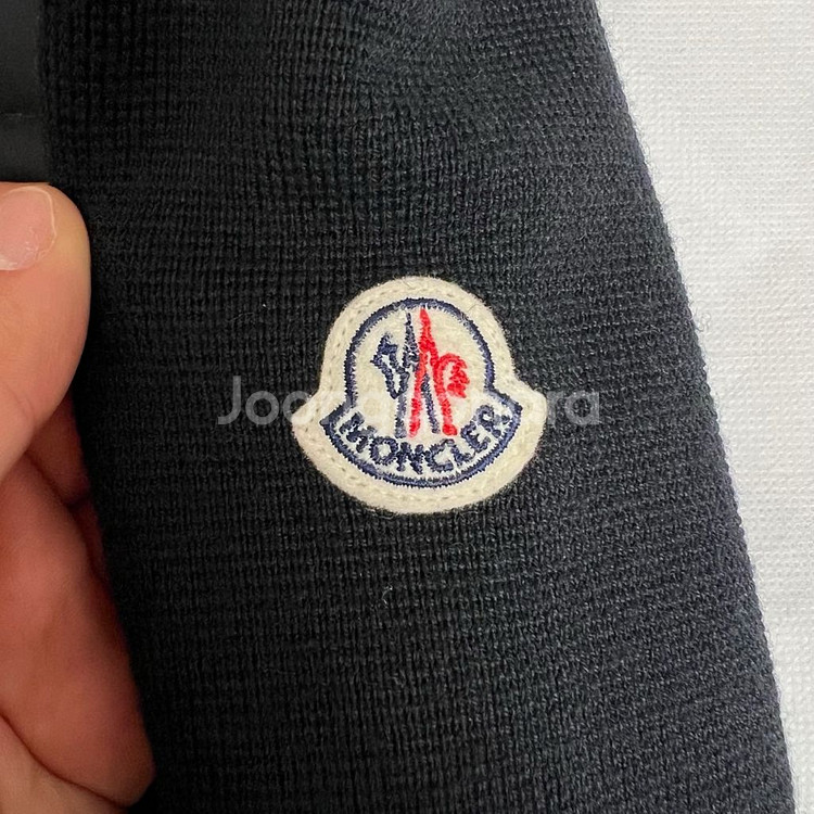 [블랙 L/새상품급] 몽클레어 김현우 니트패딩 트리콧 풀구성--2