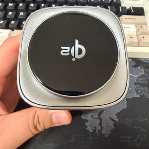 클레브 QI2 무선충전기 판매합니다